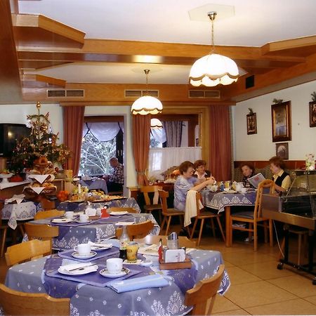 Gasthof Pension St. Wolfgang Kirchberg am Wechsel Bagian luar foto