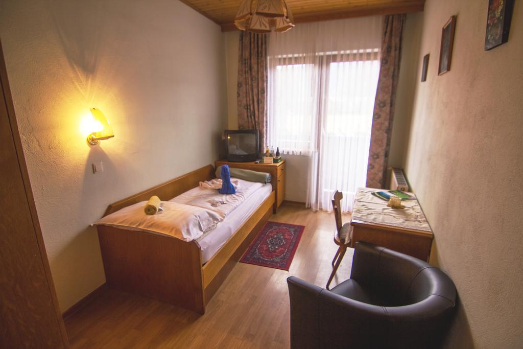 Gasthof Pension St. Wolfgang Kirchberg am Wechsel Bagian luar foto